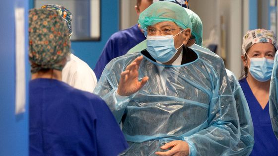 Mattarella a sorpresa al Niguarda