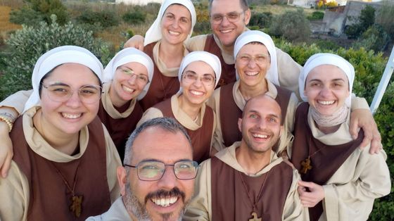 Perché la vita consacrata è una luce di pace nel mondo