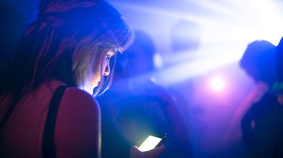 Un adolescente su 3 "parla" con i chatbot: ecco tutti i rischi