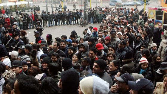 La prima generazione di immigrati in Italia è diventata anziana. E ha bisogno di cure