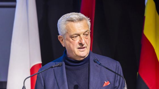 Grandi: «La "mia" bandiera olimpica per un mondo più giusto»