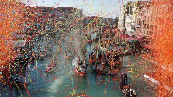 I coriandoli di plastica sono nemici dell'ambiante e già 70 città li vietano