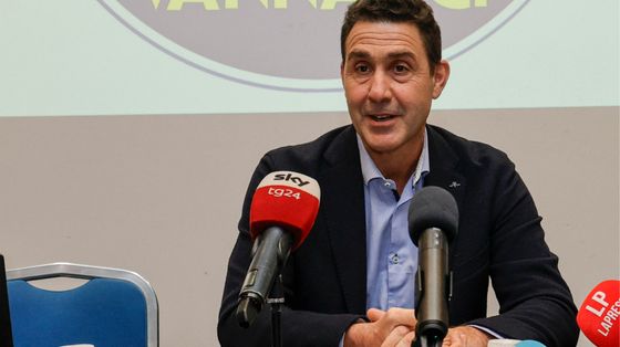 Un giorno in coalizione, un giorno in solitaria: Vannacci il decisionista non disdegna gli equilibrismi