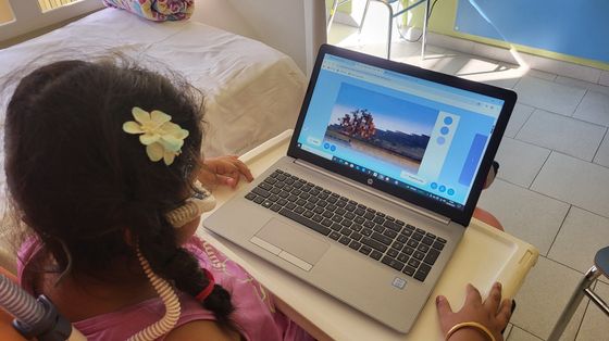 C'è una scuola che aiuta i bambini malati di cancro: «Studiare ci fa sentire “normali”»