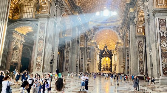 La Basilica di San Pietro compie 400 anni: «Casa per l’umanità in ricerca»