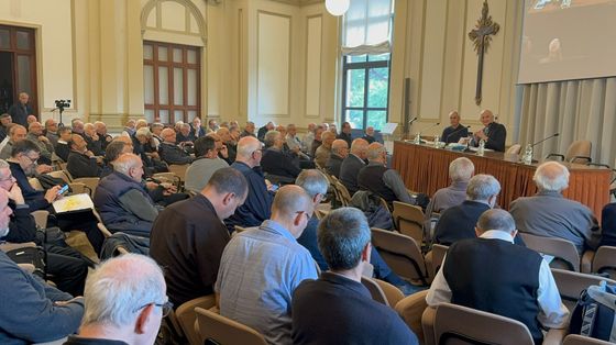 «Noi, sacerdoti, vi raccontiamo le prove del ministero e la voce di Dio che ci parla»