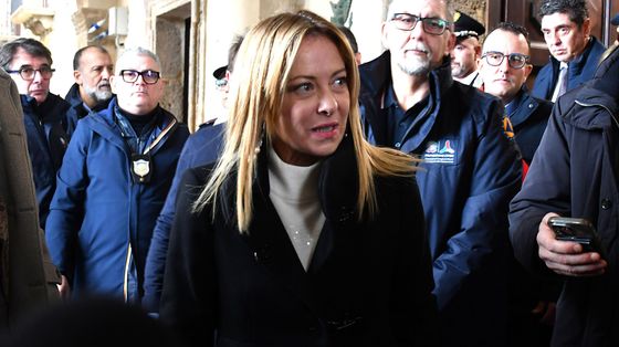 Bollette, arriva bonus extra da 115 euro.
Sconti alle imprese, più Irap a produttori