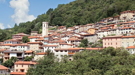 C'è un borgo in Toscana che dà casa e lavoro a tutti i suoi cittadini