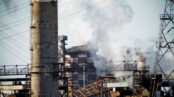 Il Tribunale di Milano pronto a bloccare la produzione a caldo nell'ex Ilva: salute in pericolo