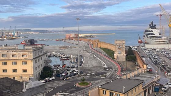 Vista sul molo Clementino, ad Ancona