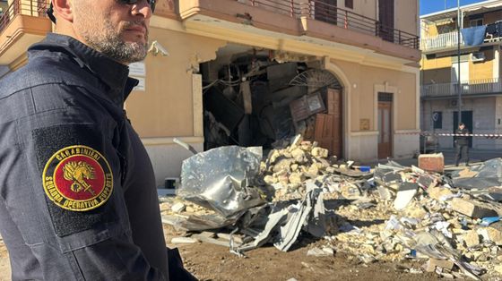 Un assalto a colpi di ruspa a San Ferdinando di Puglia
