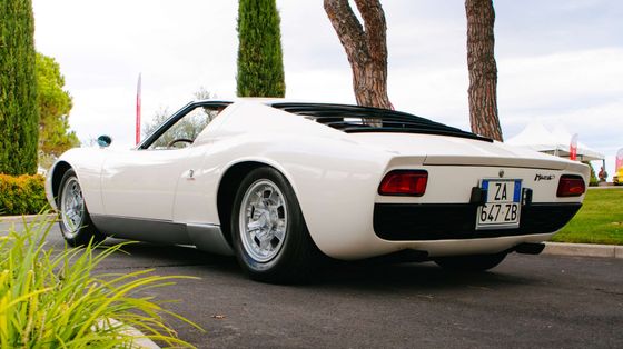 Lamborghini Miura, i 60 anni del mito che ha cambiato le supercar
