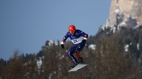 Le protesi di Mike Schultz aiutano anche per gli avversari