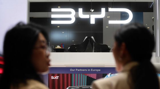 BYD, il colosso di Shenzhen, ha chiuso il 2025 con 4,6 milioni di auto vendute