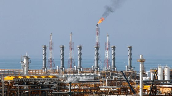 In Iran ucciso anche il capo degli 007. Colpito il più grande giacimento di gas del mondo