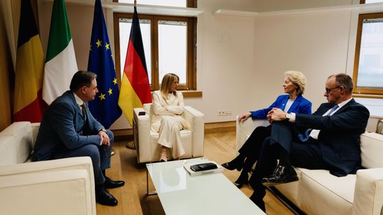 Meloni e l'ipotesi dell'ondata migratoria:
«Ue sia pronta a chiudere le frontiere»