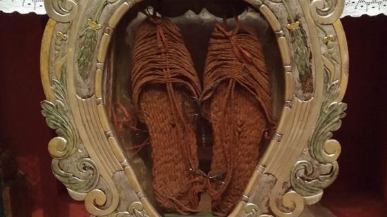 La reliquia dei sandali di san Francesco nella concattedrale di Recanati