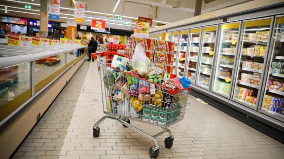 «Compra ora e paga dopo»: il fenomeno che coinvolge il 30% delle famiglie italiane