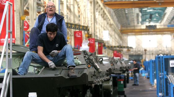 Lavoratori dell'industria bellica italiana