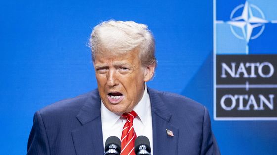 Attesa per il discorso di Trump alla nazione dopo la minaccia di ritirarsi dalla Nato