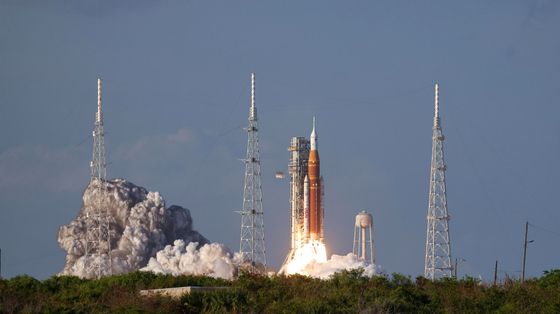 Artemis 2, verso la Luna il vettore che riporta l'umanità nello spazio