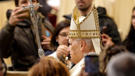 Il Venerdì Santo di pace del Papa: le telefonate con i presidenti di Ucraina e Israele