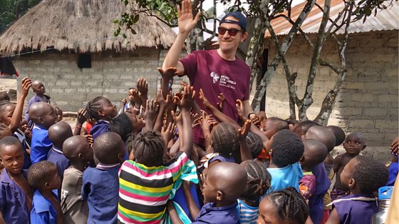 In moto per salvare vite in Africa: la sfida di medici e “centauri”