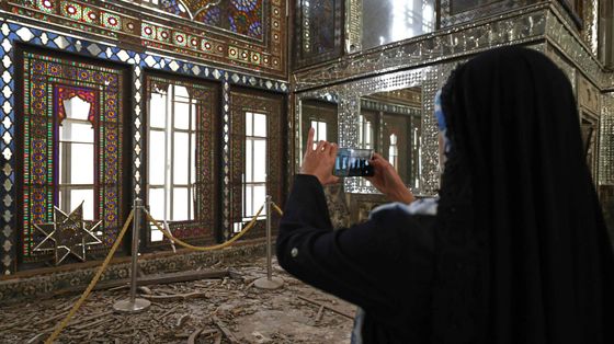 In Iran taglia sul pilota Usa abbattuto. E Trump rilancia l'ultimatum