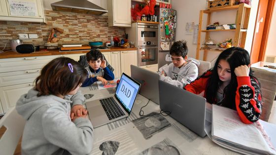 Valditara: il ritorno alla Didattica a distanza «non è contemplato»