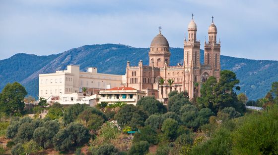 Il Papa ad Annaba. «Il figlio di Agostino oggi torna a casa»