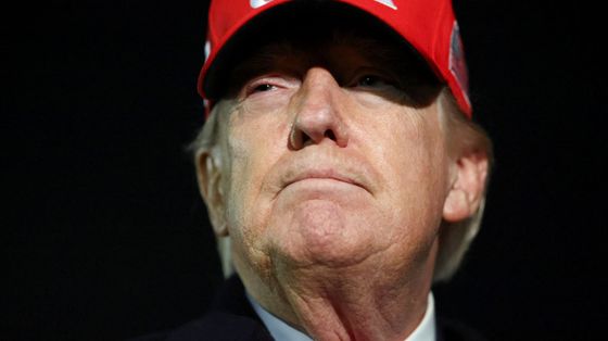 Il presidente degli Stati Uniti alla base militare di Andrews in Maryland, dove è giunto nella notte italiana