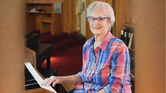 Suona l'organo per 78 anni e 10mila Messe nella stessa parrocchia. Ora il ritiro