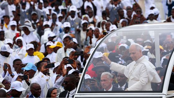 Il Papa in Angola: povertà e disagi sociali, la Chiesa raccolga il grido della gente