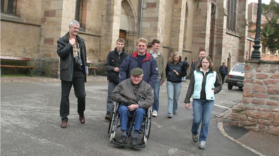 Caregiver, il “braccio destro del welfare”. In attesa del sostegno alle famiglie