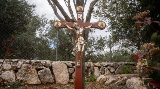 Ripristinato il crocifisso di Debel in Libano