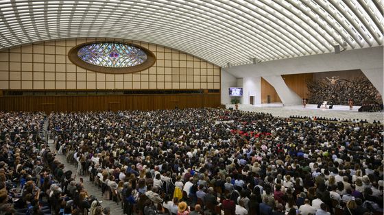 Gli insegnanti di religione in Aula Paolo VI per l'udienza assieme a papa Leone XIV