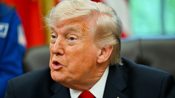 Trump minaccia di ridurre le truppe americane anche in Italia