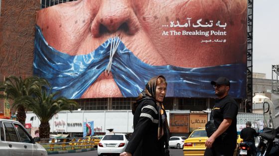Trump ai minimi dei consensi ora gioca la carta di Cuba