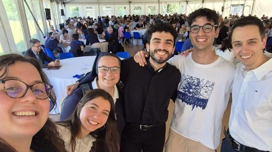 I giovani della diocesi di Modena a Verona. Da sinistra: Anna Guidetti, Ilaria Valdevit, suor Silvia Baglieri, don Ignazio (dell’Ufficio famiglia Cei) , Francesco Boldrini e Pietro Garuti