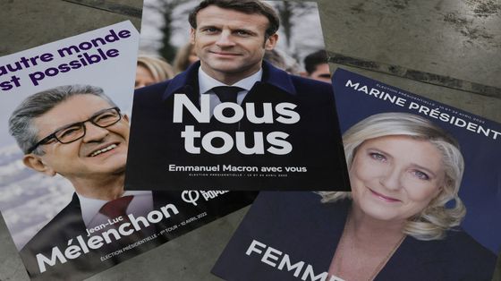 In Francia a un anno dal voto lo scenario più probabile è una sfida tra leader estremisti