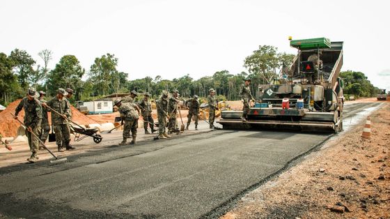 «Non asfaltate l’Amazzonia». Quell’autostrada in Brasile che fa esplodere il rischio di epidemie globali