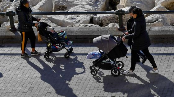 L'Italia non è un Paese per mamme: solo il 3% è under 30