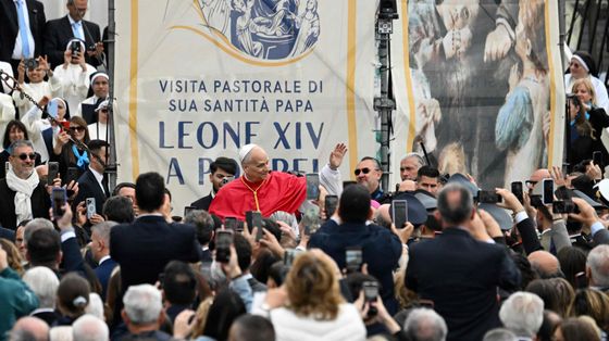 Il Papa a Pompei: nessuna potenza terrena salverà il mondo, ma solo la potenza divina dell’amore