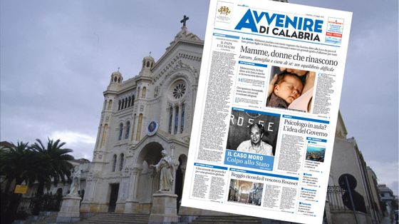 Domani torna in edicola Avvenire di Calabria: la maternità, il caso Moro, la sfida elettorale per Reggio e il primo anno di Leone XIV