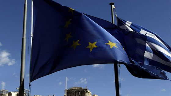 Dieci anni dopo la Troika la Grecia è fuori dal tunnel. L’Italia la supera sul debito