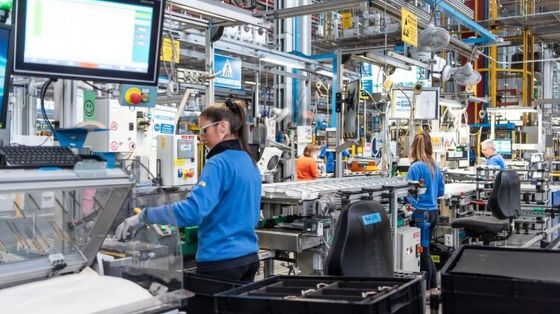 I consumi giù, lo spettro della delocalizzazione: cosa c'è dietro agli esuberi di Electrolux