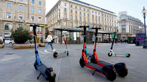 Dopo il casco, arriva la targa. Ma sui monopattini elettrici è un'altra falsa partenza
