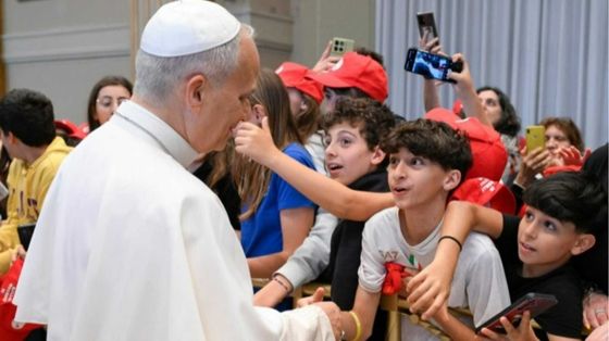 Il Papa ai ragazzi: triste quando sparite dopo la Cresima, siate perseveranti nella fede