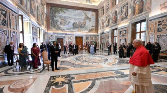 L'udienza del Papa agli ambasciatori di Sierra Leone, Bangladesh, Yemen, Rwanda, Namibia, Maurizio, Ciad e Sri Lanka / VATICAN MEDIA