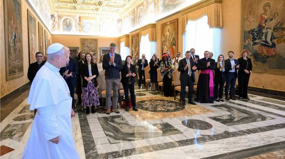 Il Papa “spiega” la sua enciclica: una nuova comprensione dell’umano nel tempo della sua eclissi